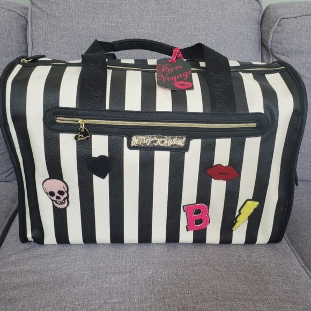 NWT Betsey Johnson Bon Voyage Weekender Bag